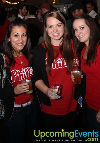 Photo from NYEphilly.com Open Bar - Manayunk Brewery