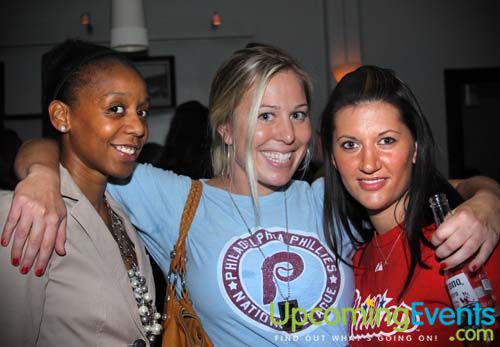 Photo from NYEphilly.com Open Bar - Manayunk Brewery